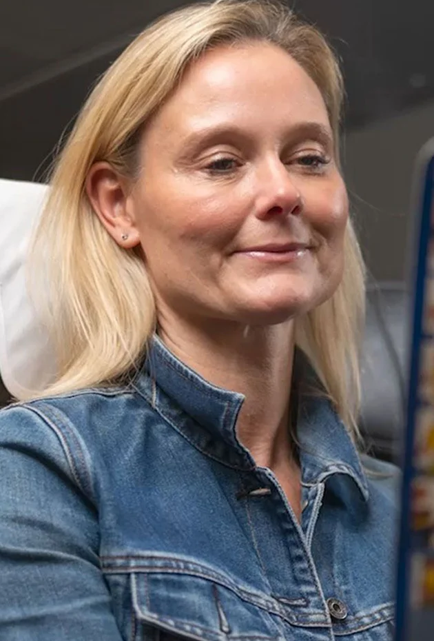 Safety Demonstration Short-haul in British Sign Language